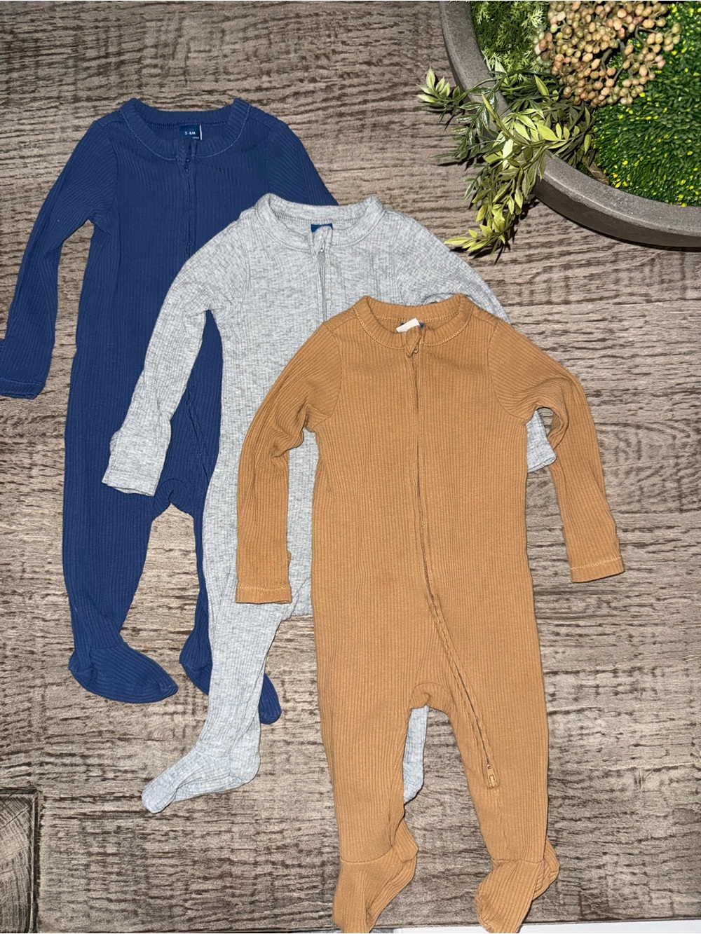 Old Navy zippy ribbed footies set of three size 3-6 months blue gray brown